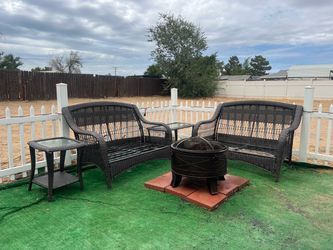 4PC Jeco Wicker Patio Set!