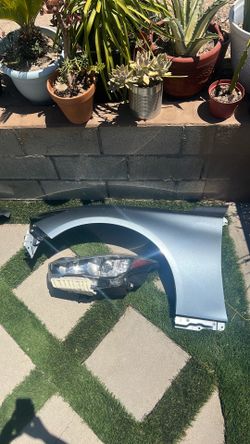 Infiniti Q50 Fender and Headlight