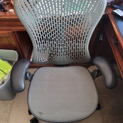 Herman Miller Mirra Office Desk Gaming Chair 