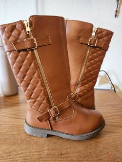 Boots size 2 in kids