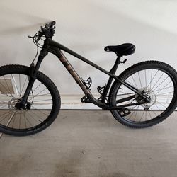 Trek Roscoe 7 – Large Frame – Black Olive – Excellent Condition