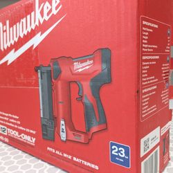 M12 Milwaukee Cordless 23Ga Pin Nailer 