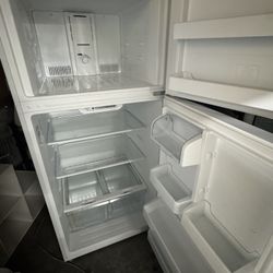 Frigidaire Fridge With Top Freezer