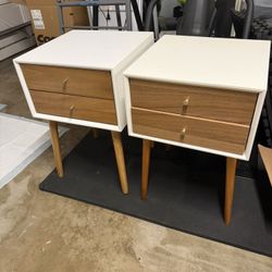 Set Of 2 Nightstands 