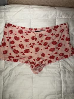 Women's Joe Boxer Shorts – Red Kiss Print, Ruffled Hem, Medium*