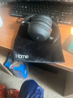 Like New IHome Head Phones