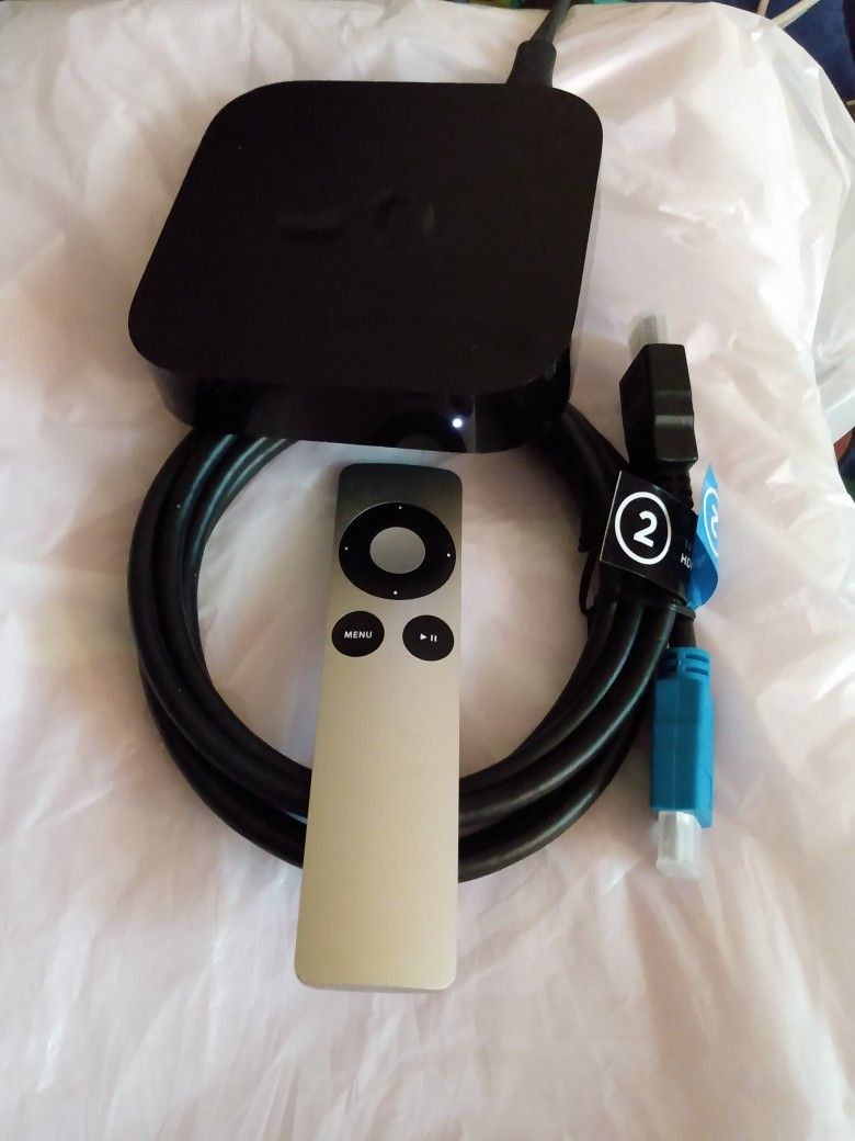 APPLE TV 3rd GEN STREAMING MEDIA 8GB HD REMOTE CONTROL HDMI CABLE