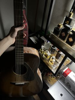 Yamaha Acoustic Guitar With Frontman Amp