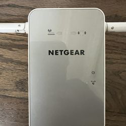 Netgear AC1200 Model EX6150v2–Great Condition  Wi-Fi Extender Smoke and pet free household
