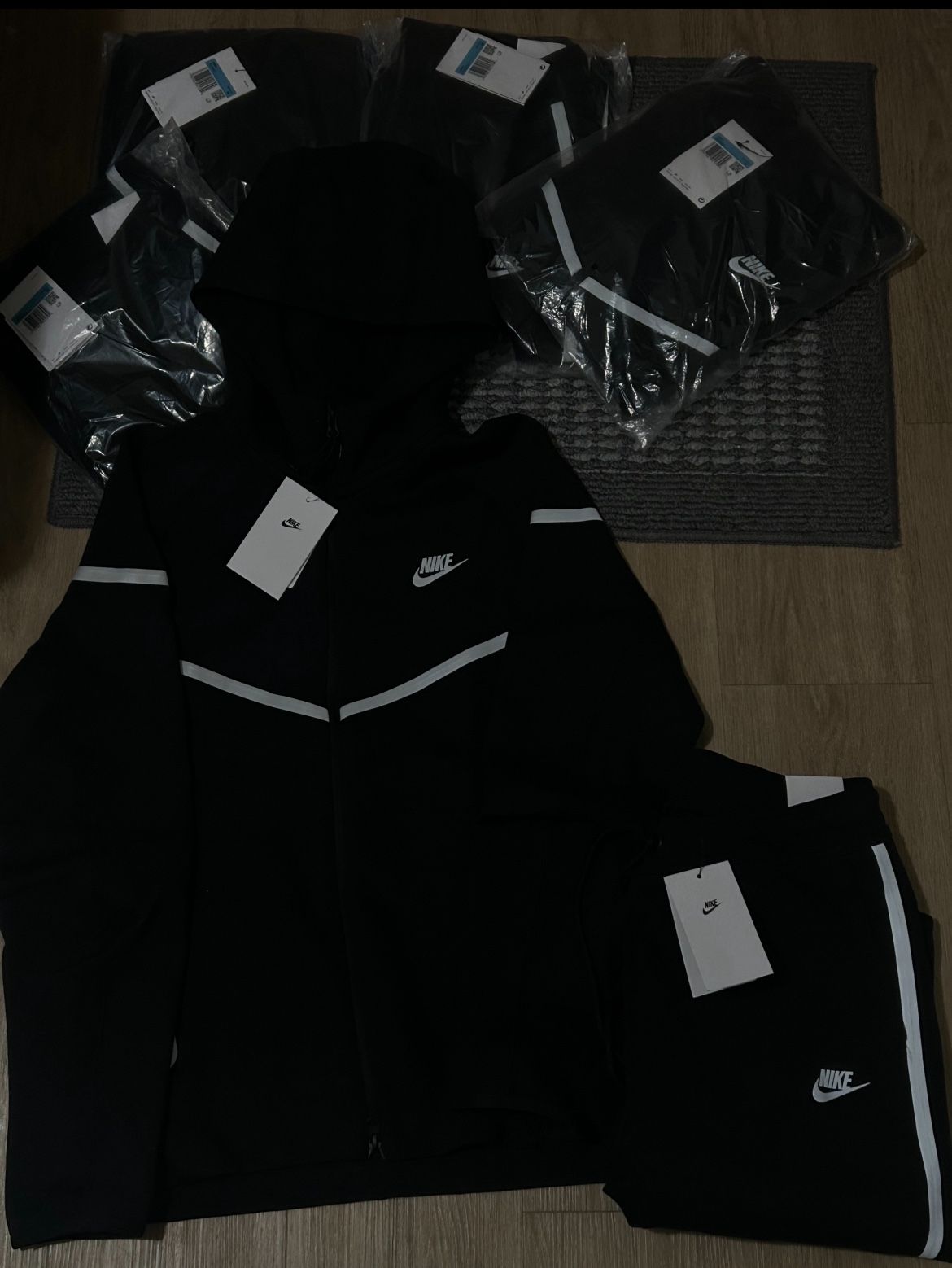 Black Nike Tech