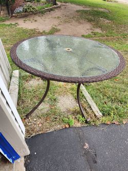 Free patio table