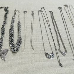 Great Lot Of Lady Necklaces! 