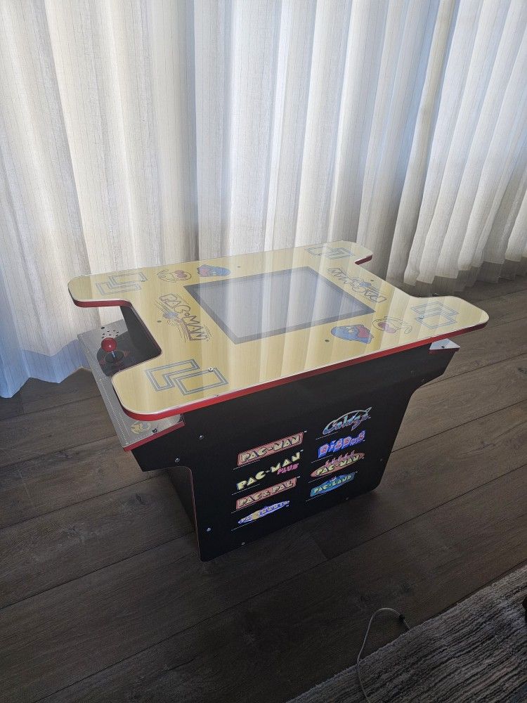 ARCADE 1 UP