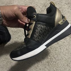 Michael Kors Womens Sneakers/Ft21G  Black And Gold  Shoes sz7.5