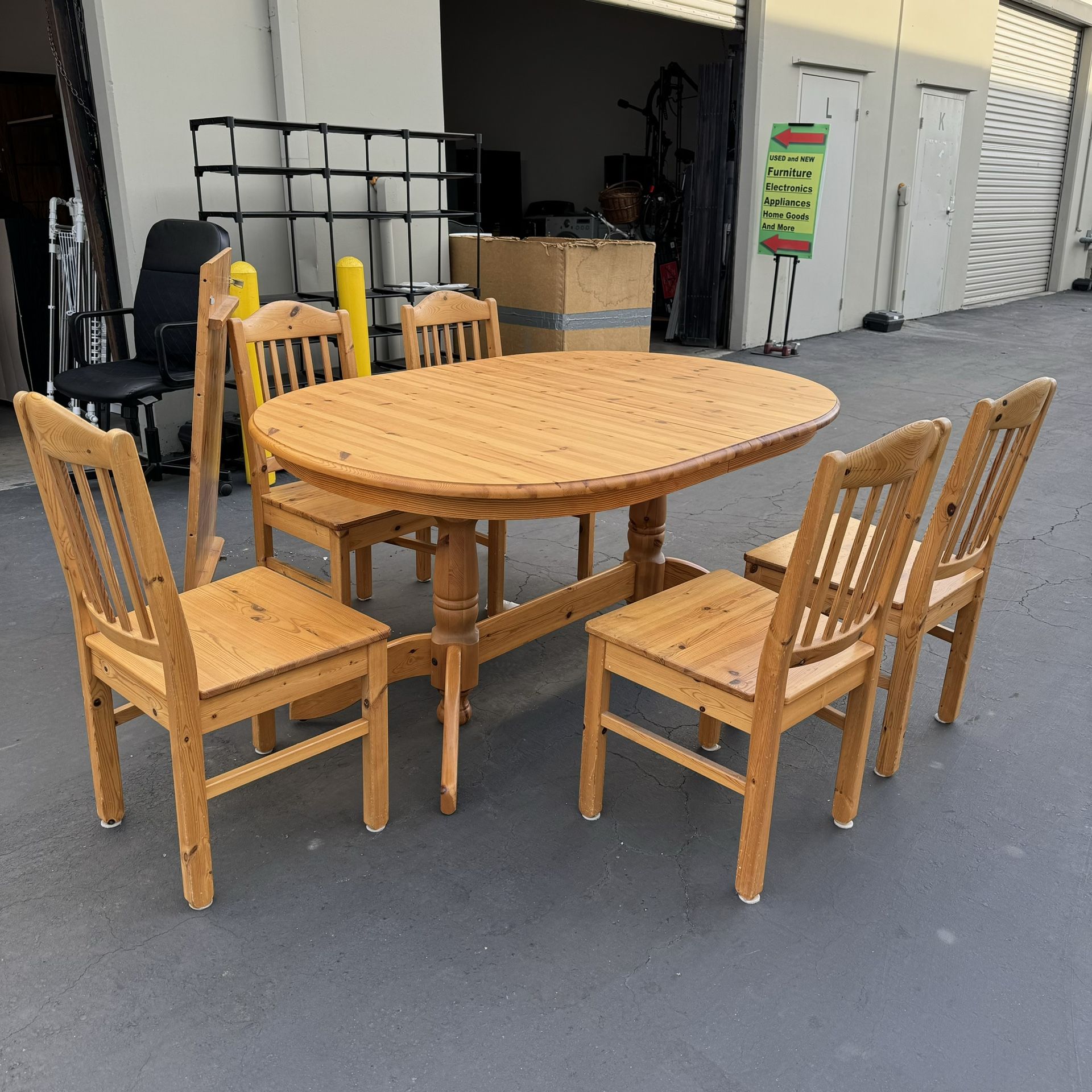 Solid Wood Extendable Dining Table and 5 Chairs