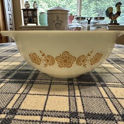 Vintage  Pyrex Butterfly  Gold # 443  Cinderella  Mixing Bowl 