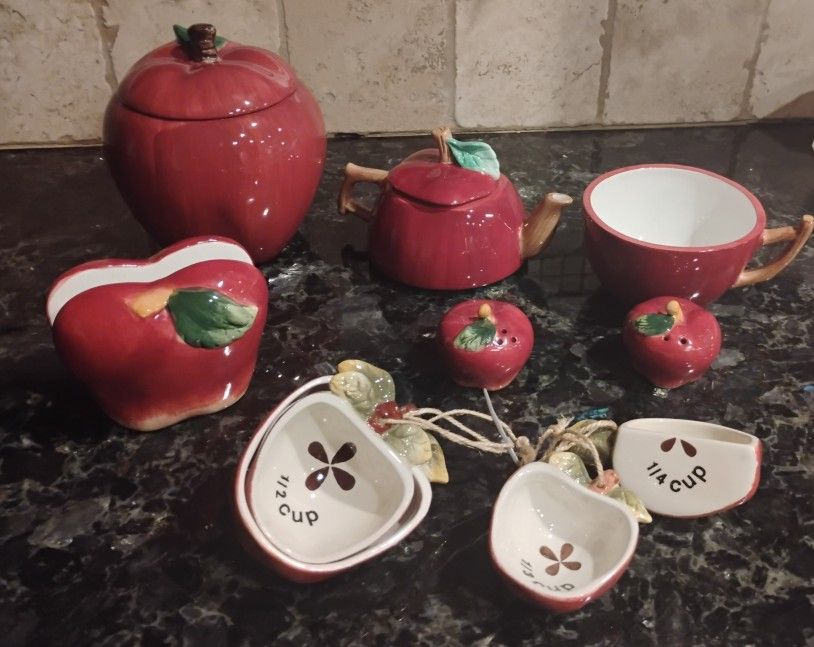 Kitchen Apple Decor