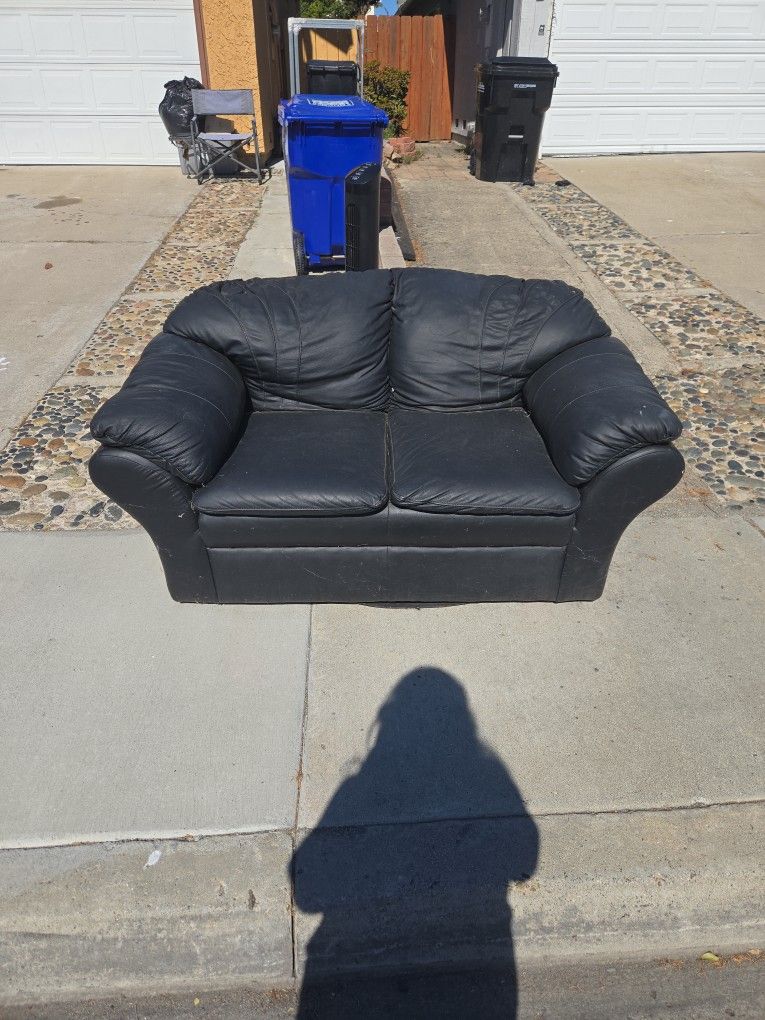 Free Couch 