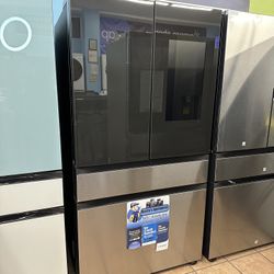 Samsung 30 Cu Ft Family Hub Refrigerator Black / Stainless Steel 