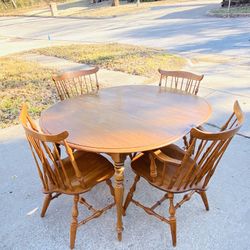 Vintage Nichols & Stone Dining Table w/ 4 Chairs  