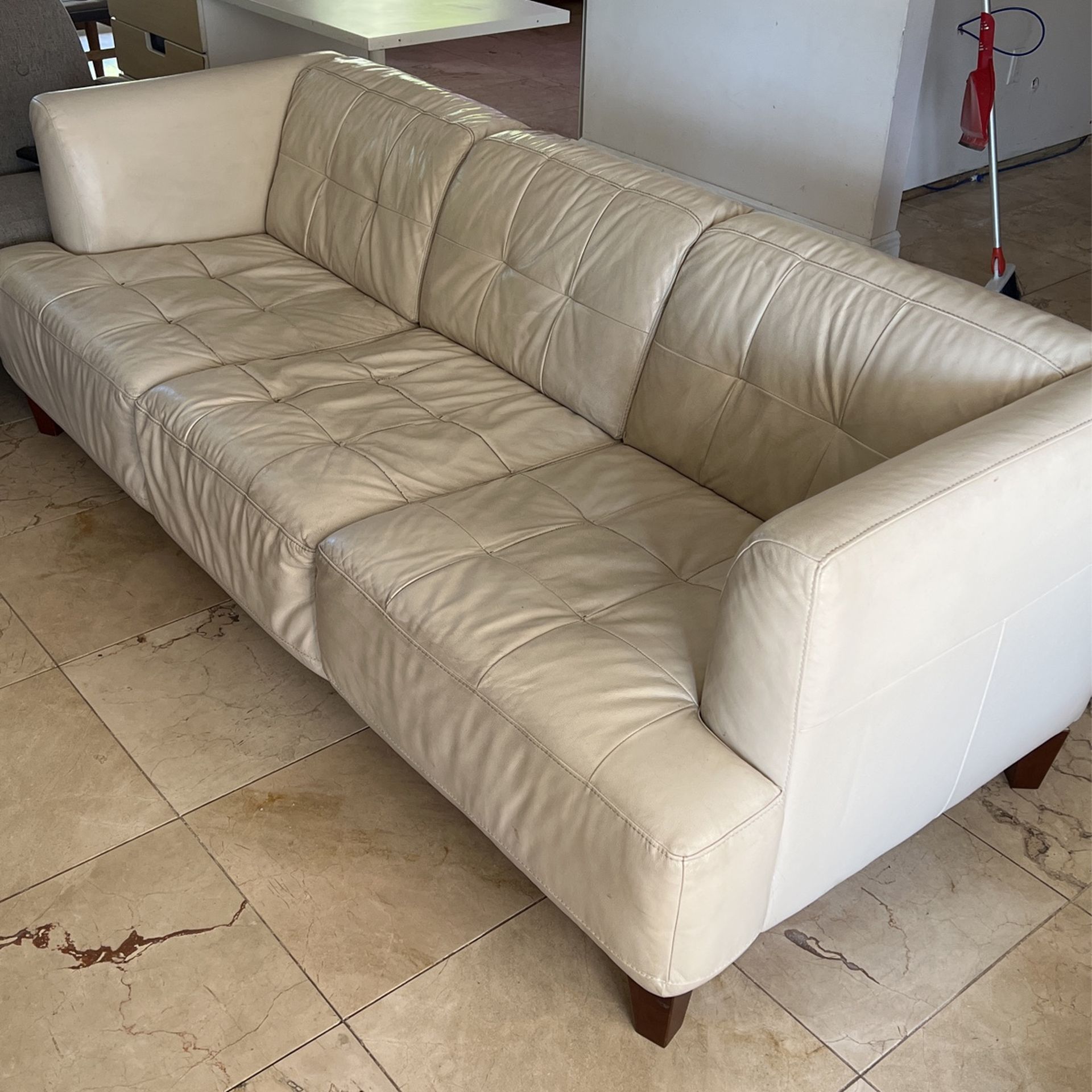 Leather Sofa for Sale in Miami, FL - OfferUp