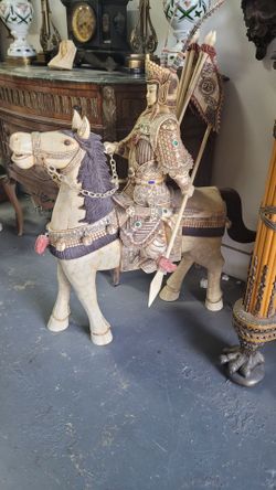 KING AND QUEEN HAND CARVED BONE BEATIFUL