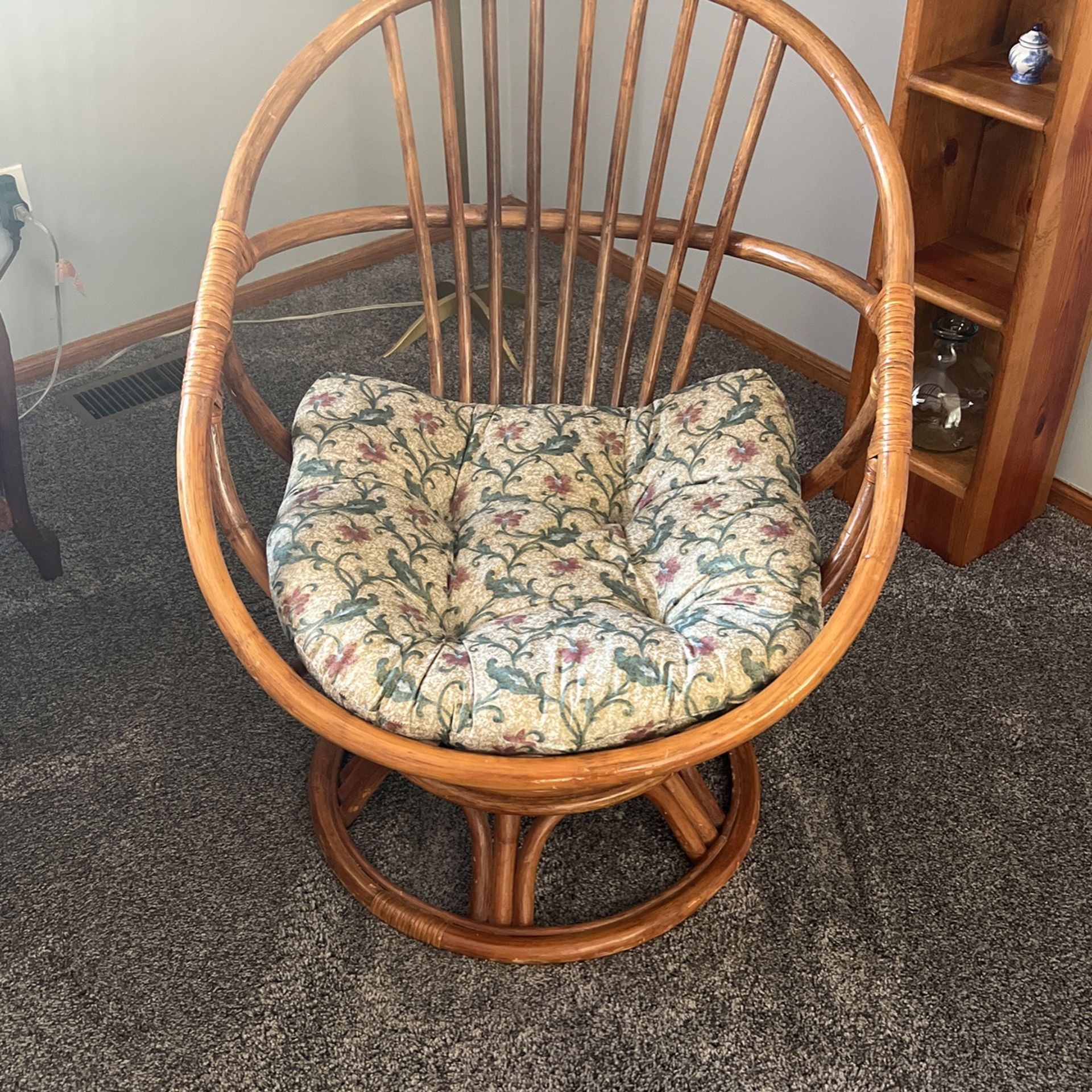 Papasan Vintage Swivel Egg Chair 