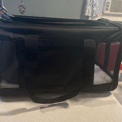 Small pet carrier 