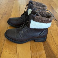 Boots Size 7