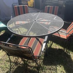 Metal Table And 4 Chairs 