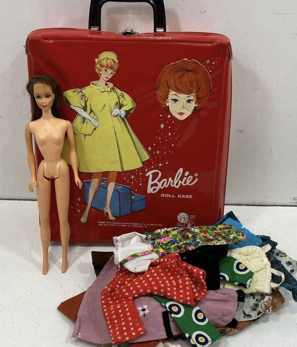 Vintage Barbie Brunette TNT Mod W/Eyelashes Doll, Red 58 Case Clothes Lot