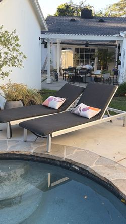 Outdoor Lounge Chairs