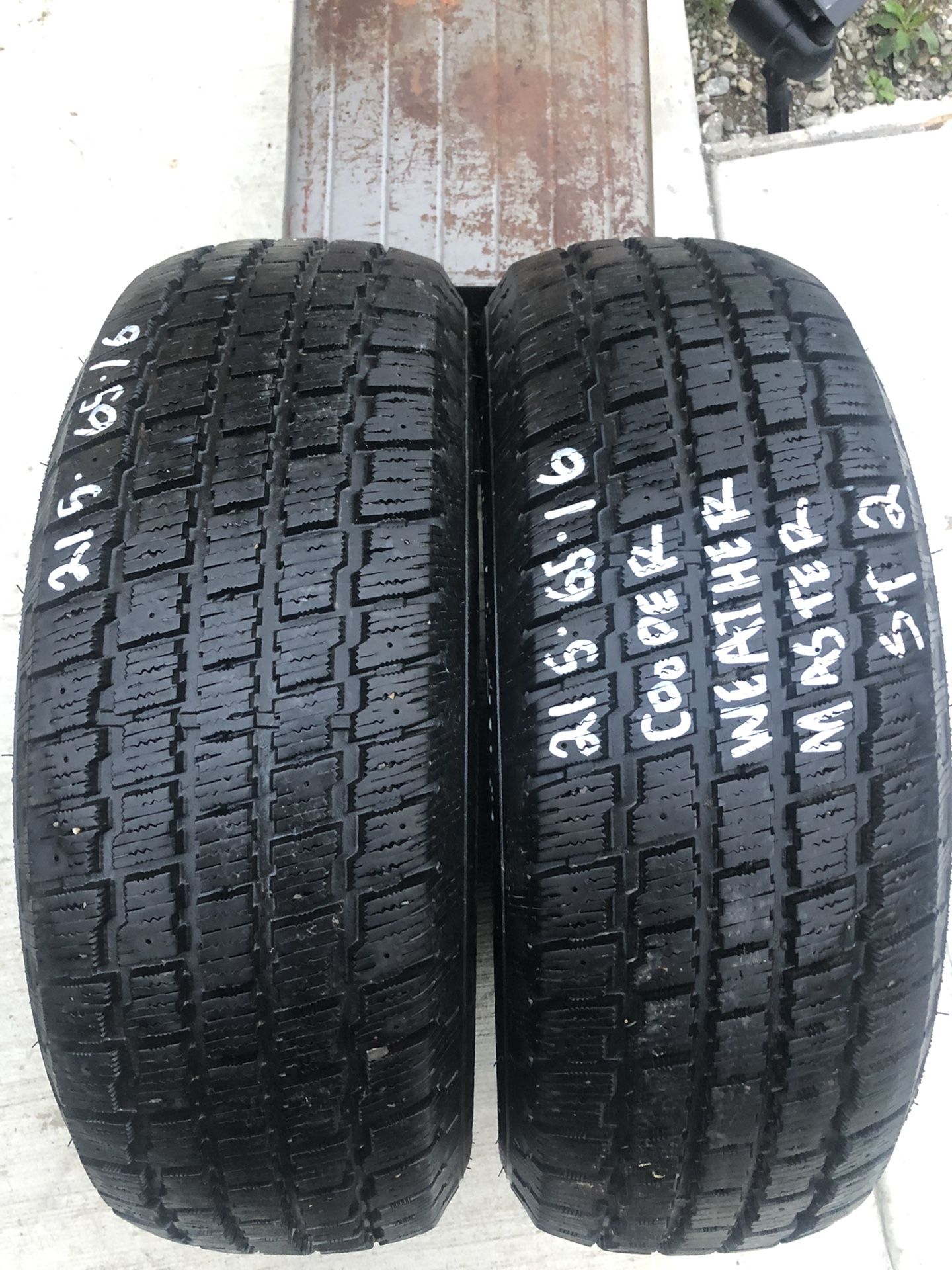 2 STUDDED COOPER WEATHER-MASTER S/T2 215/65R16 RETAILS OVER $232 ASKING $150