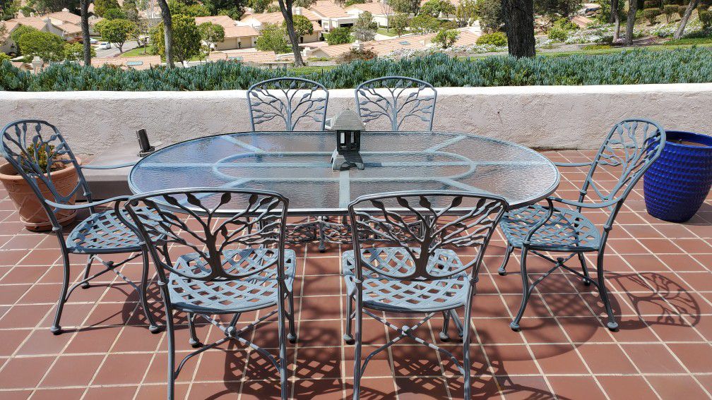 Patio Furniture Table with 6 Chairs