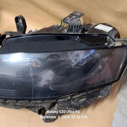 09/11 Audy A4 Right Headlight$325 Left Headlight $325