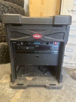 SKB case rack mount case/ Kustom KPC series passive speakers/Behringer europower PMP1680s 10 channel 1600w powered audio mixer knob tuner
