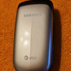 $5  REDUCED!  CLEARANCE!   VINTAGE SAMSUNG FLIP PHONE