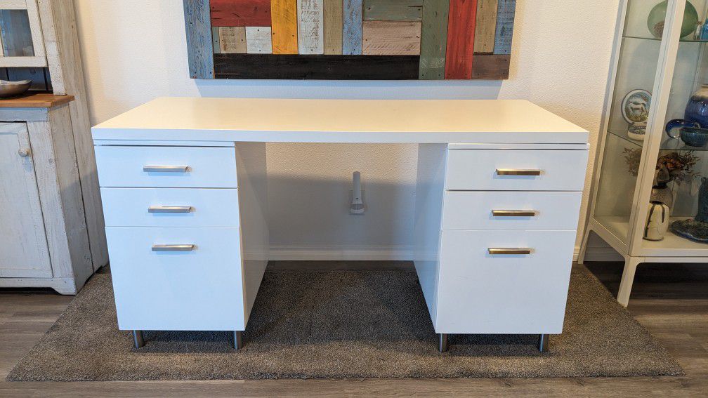Desk With Sep Drawer Units And Top