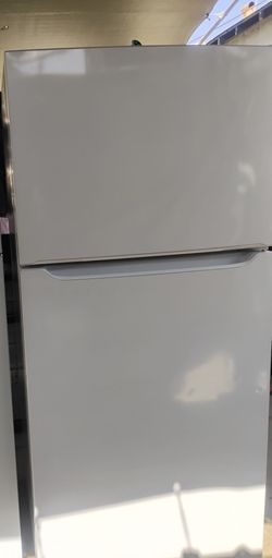 FRIGIDAIRE WHITE FRIDGE 18 CU FT -;HAS SCRATCHES