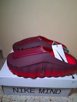 Nike Mind 001 slides