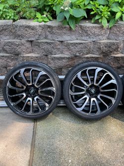 22 Inch Land Rover Wheels and tire