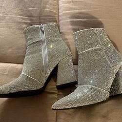 Size 7.5~ Rhinestone ankle booties