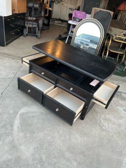Lift up coffee table