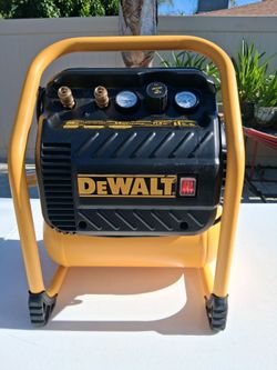 Dewalt 2.5 gal 200 Psi Air Compressor