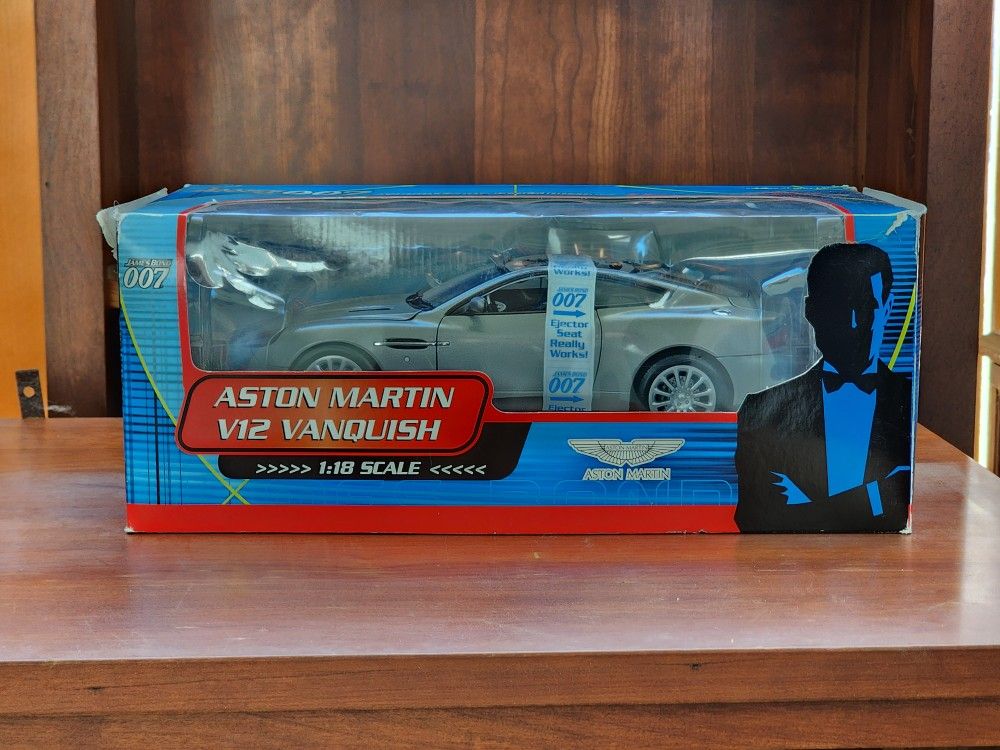 James Bond Die Another Day 1/18 Aston Martin 