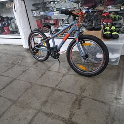 Co _op Mountain  20, Aluminum Bike Original Good Condition Everything Works Fine 