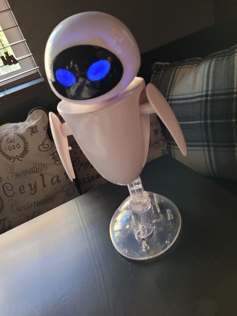 Disney Pixar Thinkway Toys WALL-E Interactive EVE Talking Robot