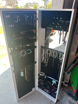 Jewelry case