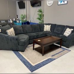Slate Eltmann 3 Piece Sectional With Chaise ☄️ Brand New 