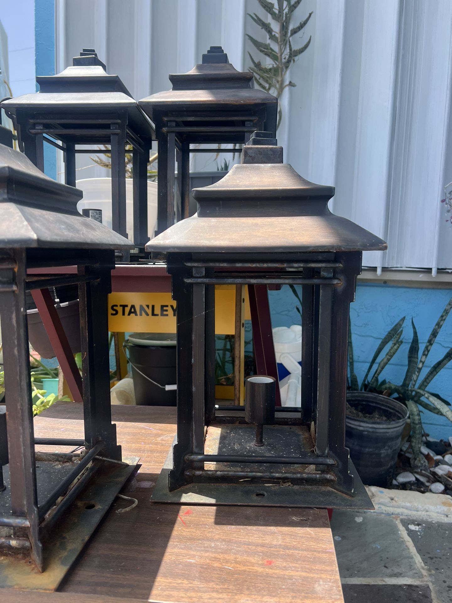 Yard Lamps